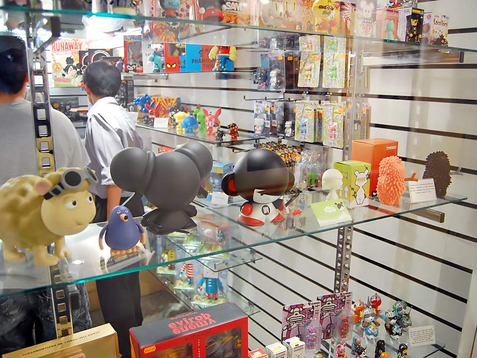 Vinyl toys of the Seamour Sheep and Marty Mole comic characters in the Orbital designer toy store in London